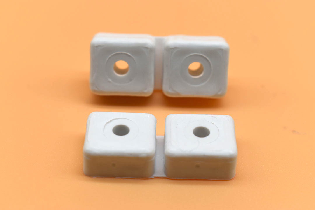 Conector plasa antiinsecte